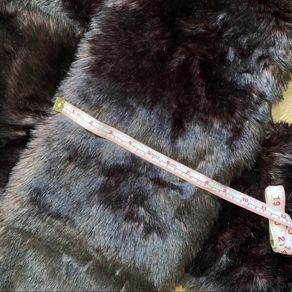 [ Sold ] Soft Faux Fur Scarf - Picture 5 of 5